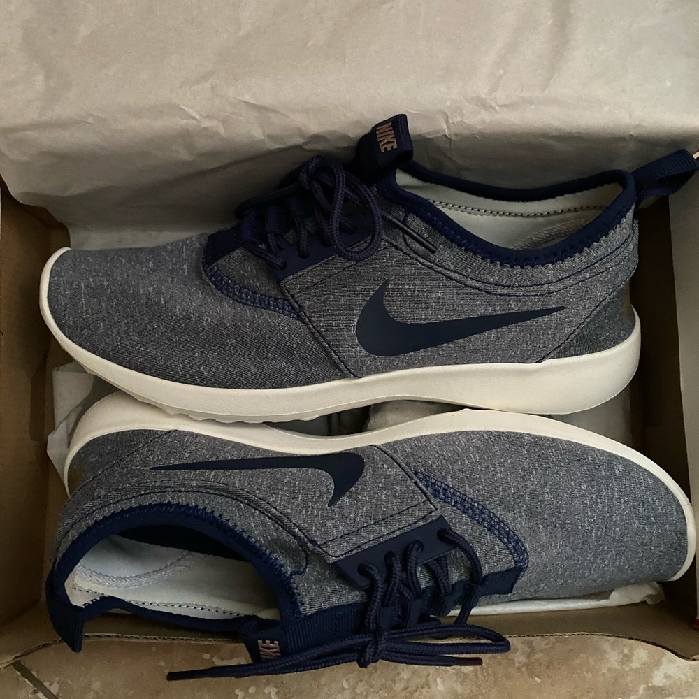 Nike Women Sneakers